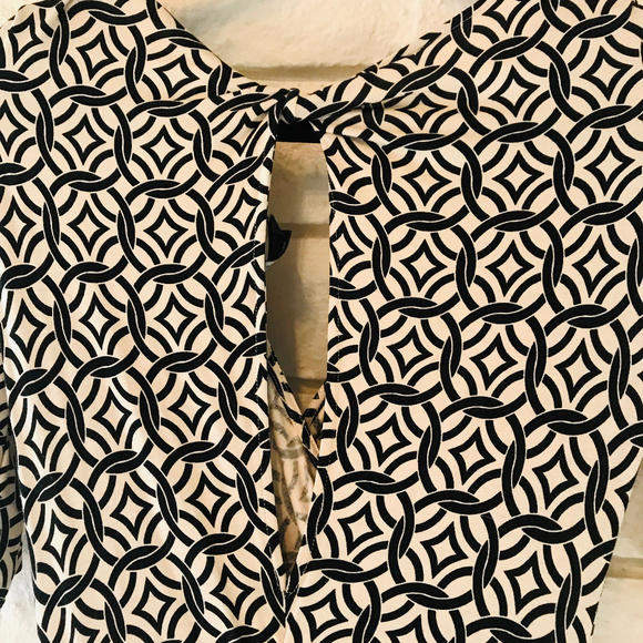 BCBG Black and White Graphic Print Dress - Picture 6 of 7